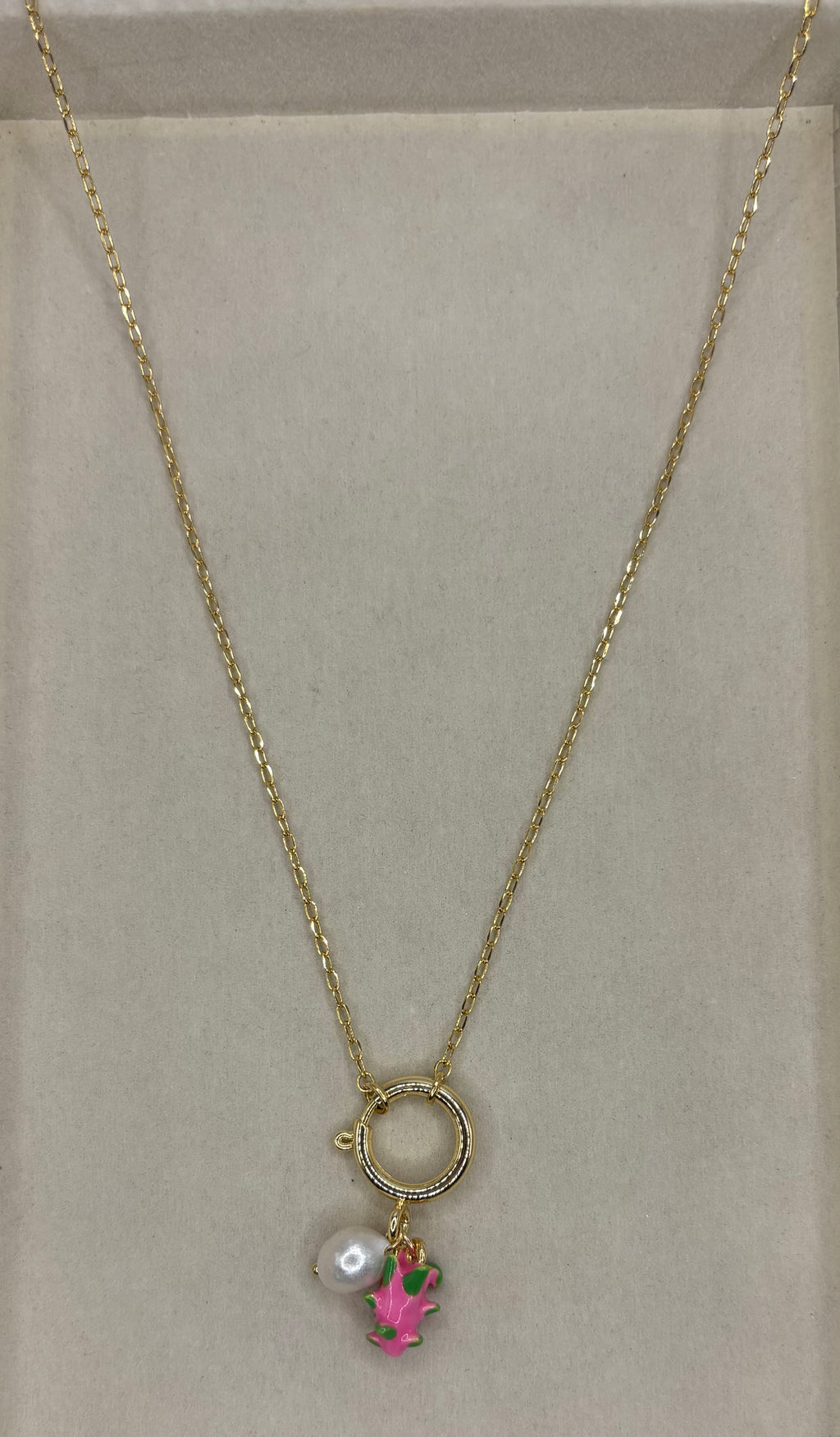 Collar con Charm de pitaya