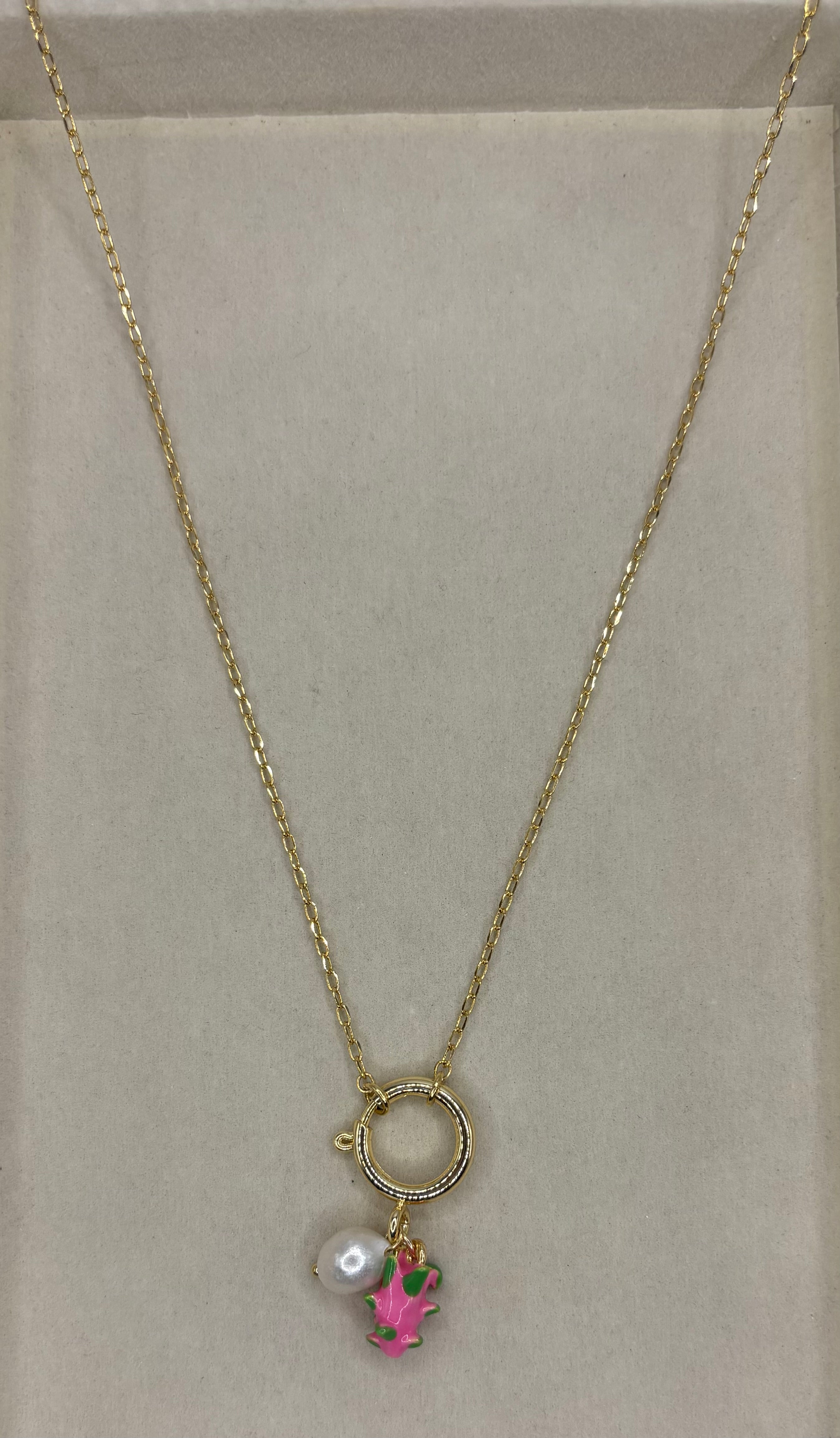 Collar con Charm de pitaya