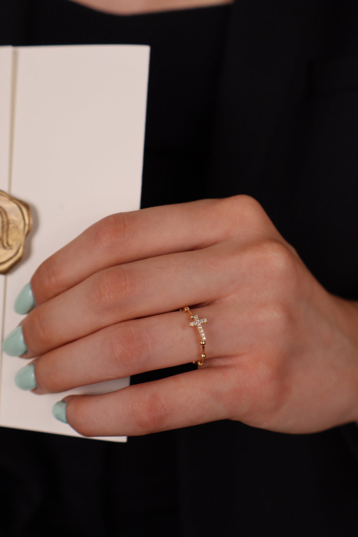 Anillo misterio Cruz con circonias