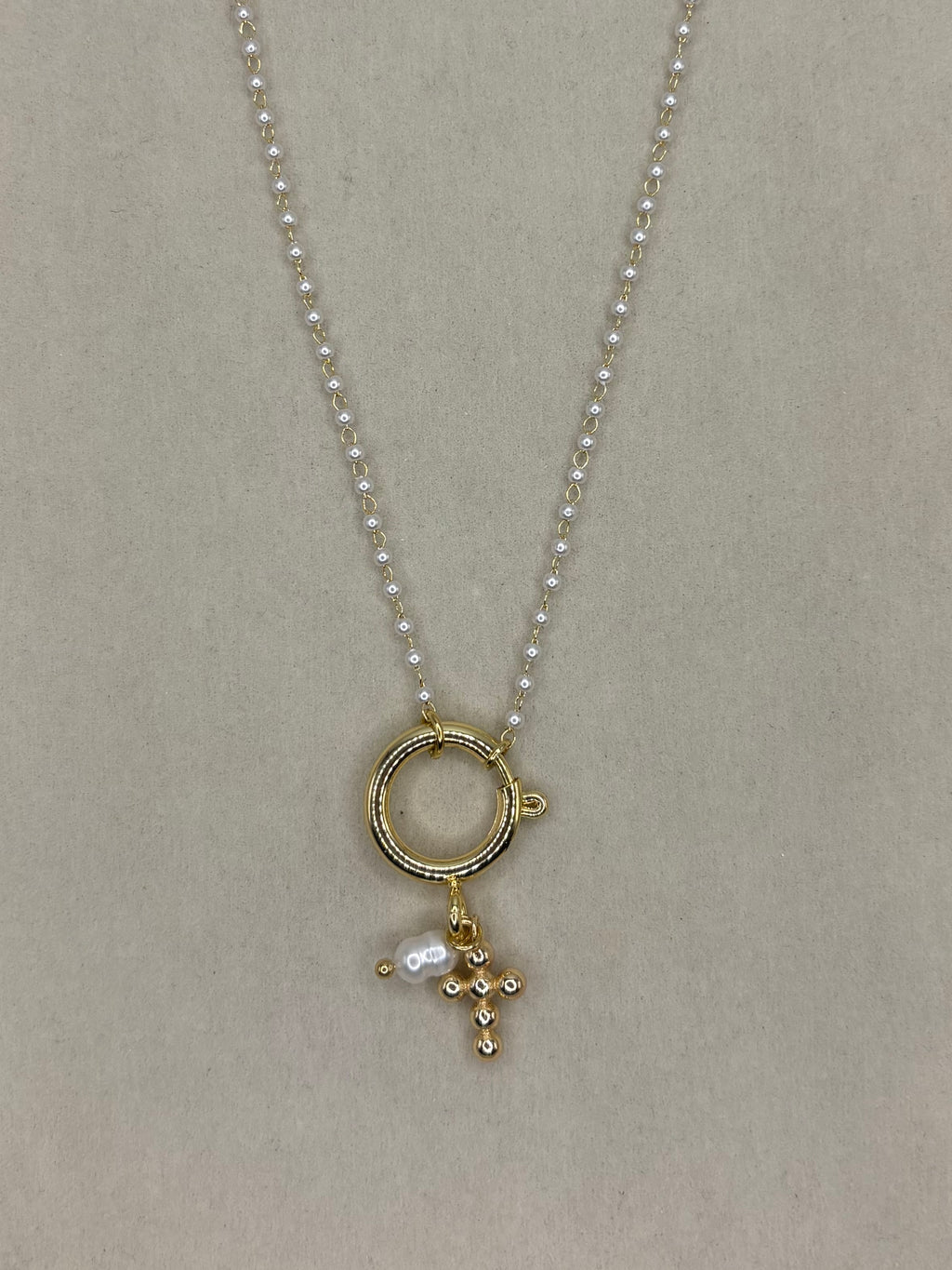 Collar con Charm de cruz